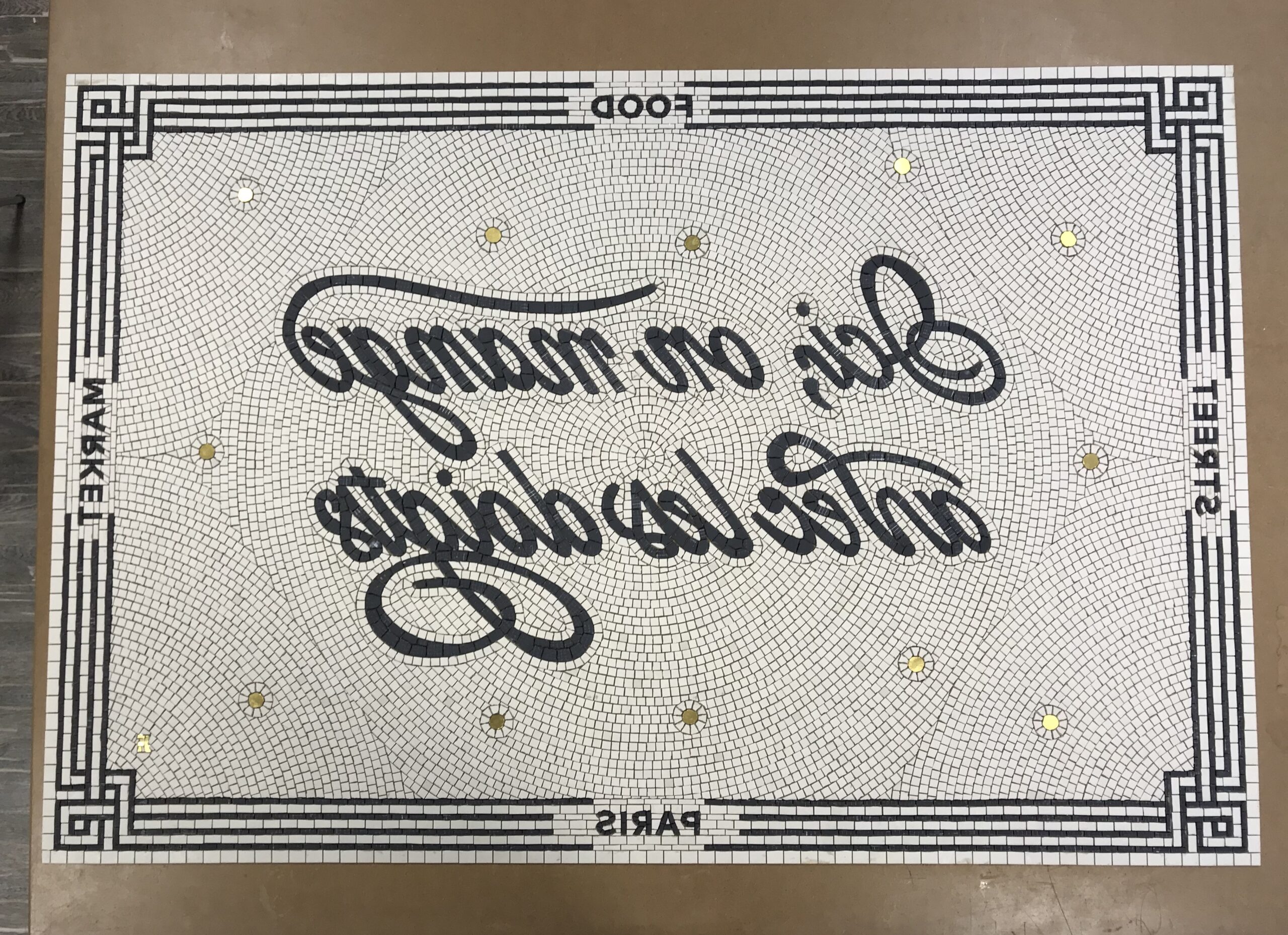 Tapis-pour-Comm-Instagram-Arriere-scaled.jpg